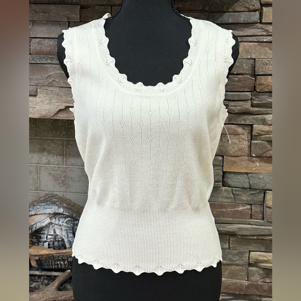 Another Love. White Scalloped Tank Top NWOT